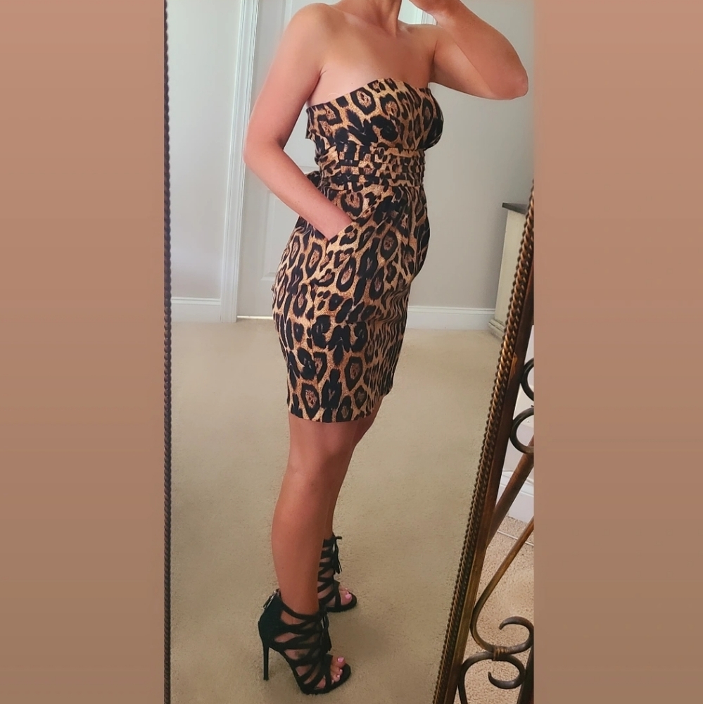 Dress - Picture 2 of 4